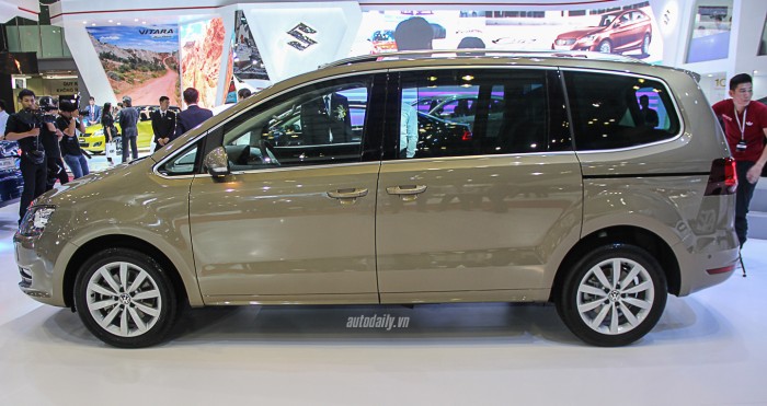 Volkswagen Sharan 2.0 turbo 7 chỗ, cho gia đình, sang trọng, full option, của trời.