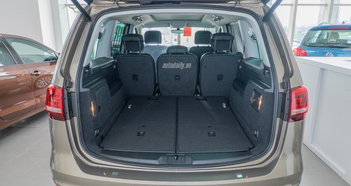 Volkswagen Sharan 2.0 turbo 7 chỗ, cho gia đình, sang trọng, full option, của trời.