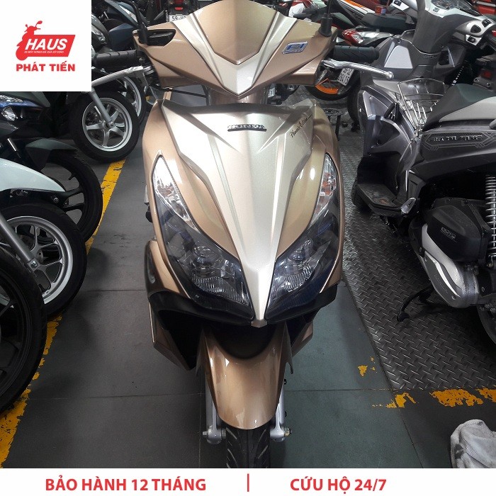 Bán xe Airblade 2014 hoa văn 3D, có remote, máy zin, BH 12 tháng, chính chủ, hỗ trợ trả góp