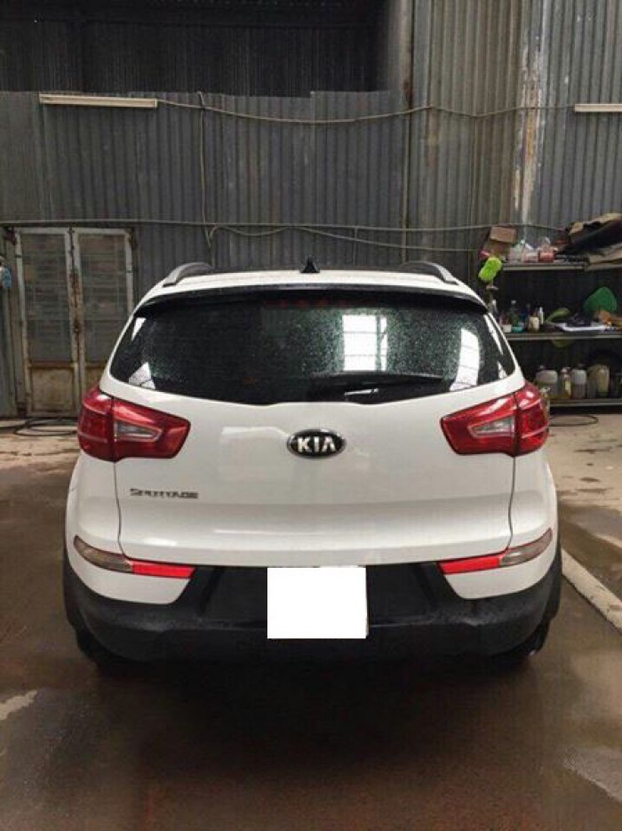 Cần bán gấp Kia Sporttage 2013, trắng ngọc trinh. Xe số tự động