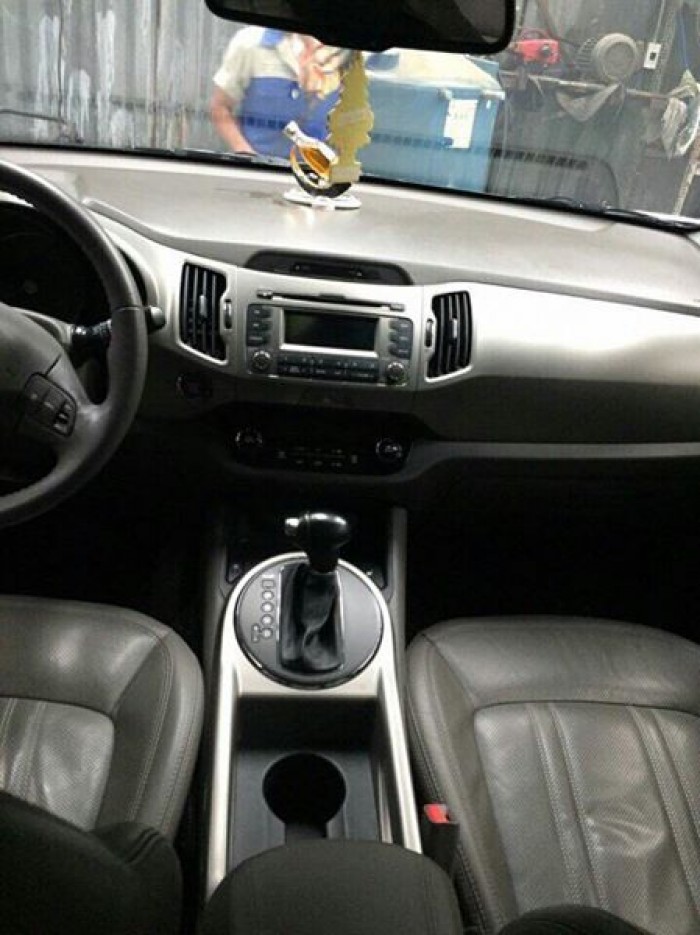 Cần bán gấp Kia Sporttage 2013, trắng ngọc trinh. Xe số tự động