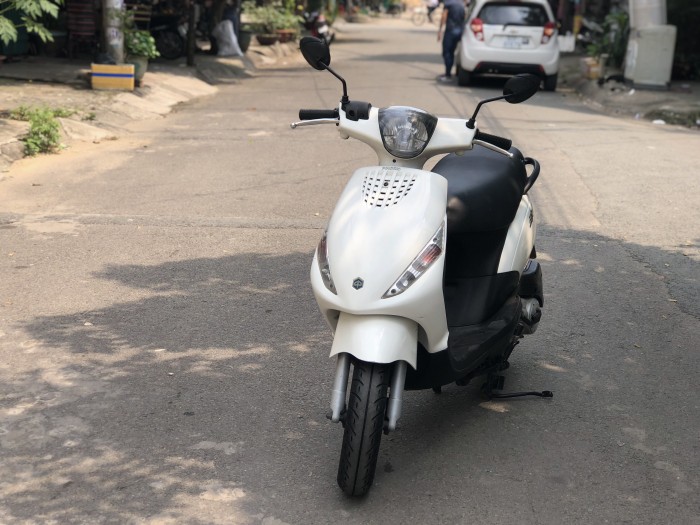 Piaggio Zip 100mua 2014,màu trắng,mới tính,ít đi