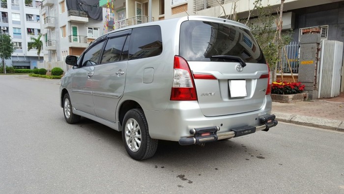 Bán Innova số sàn 2014 màu bạc form mới rất đẹp. Xe gia đình