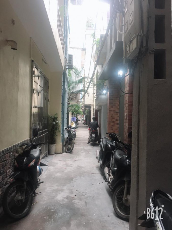 “ Không thể cầm lòng “ trước căn nhà lô góc Nguyễn Lương Bằng 35m2, 5 tầng mới