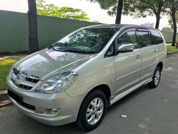 Bán xe Toyota Innova  2007 bản G màu bạc. Xe số sàn