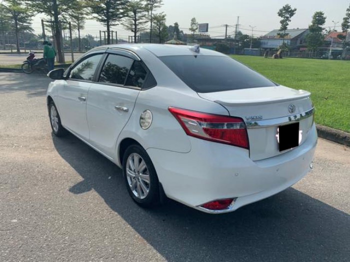 Bán Toyota Vios 2017 bản E số sàn. Xe màu trắng ngọc trai