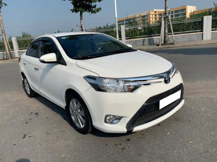 Bán Toyota Vios 2017 bản E số sàn. Xe màu trắng ngọc trai