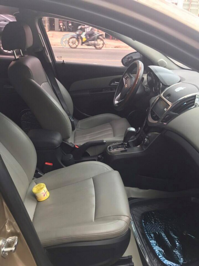 Cần tiền bán gấp Chevrolet Cruze 2016 Ltz .  Xe màu vàng cát