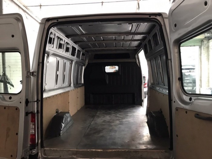 Bán nhanh Ford Transit 2010 đk 2011 bán tải số sàn dầu 6 chỗ 900kg màu bạc