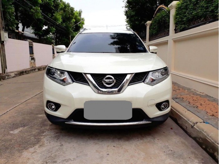 Cần tiền bán gấp Xtrail nissan 2017 đk 2018, số tự động, màu trắng