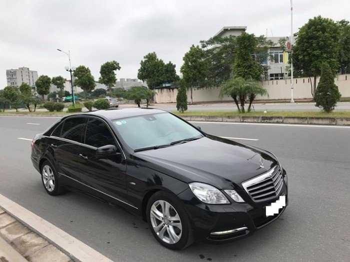 Mercedes E250 CGI màu đen Sản xuất 2010 đăng ký 2011 Biển Hà Nội.