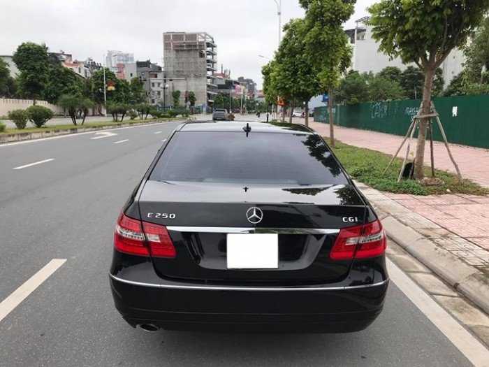 Mercedes E250 CGI màu đen Sản xuất 2010 đăng ký 2011 Biển Hà Nội.