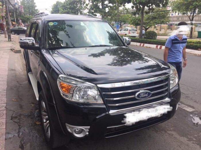 Bán Ford Everest 2011 màu đen số tự động