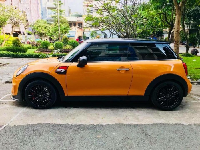 Bán gấp Mini Cooper 2016 tự động màu vàng đẹp mới nhất sài gòn