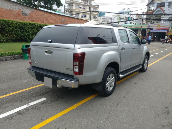 Cần bán Isuzu Dmax số sàn 2016 màu bạc bản full đẹp tuyêt vời