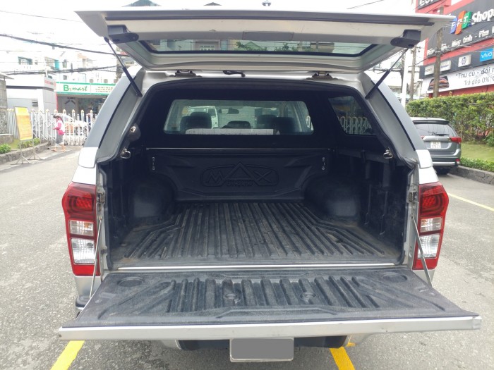 Cần bán Isuzu Dmax số sàn 2016 màu bạc bản full đẹp tuyêt vời