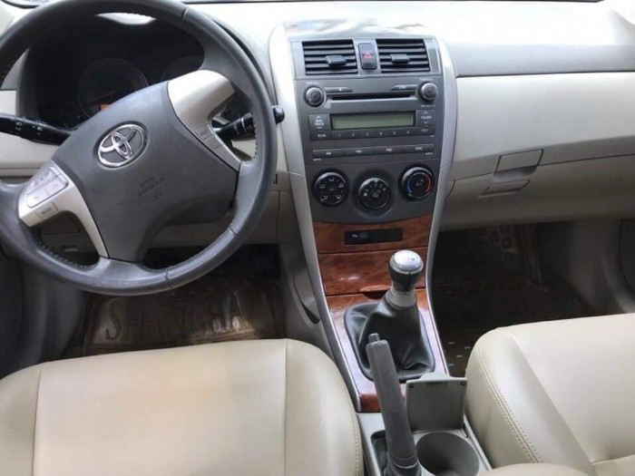 Cần bán gấp Toyota Altis 2009 số sàn màu đen