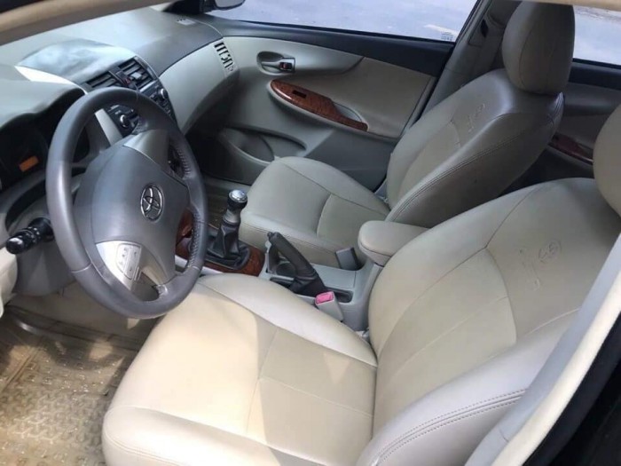 Cần bán gấp Toyota Altis 2009 số sàn màu đen