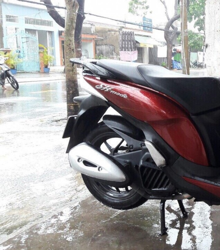 Gia đình dư xe cần bán honda Sh more 2017, số tự động, màu đỏ