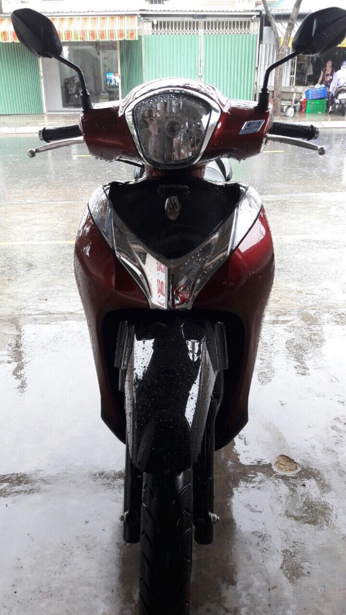 Gia đình dư xe cần bán honda Sh more 2017, số tự động, màu đỏ