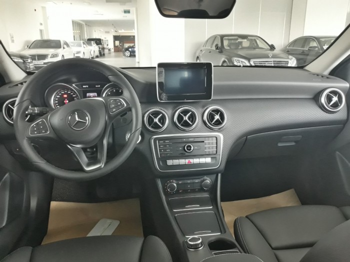 Bán Mercedes A200 2017 Trắng Cũ, Giá Tốt Nhất Cực Sốc, Nhập Khẩu Chính Hãng