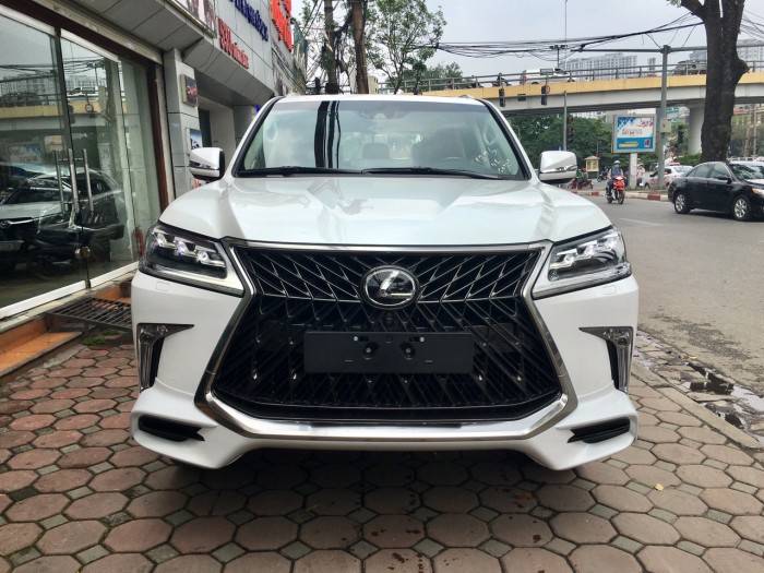 Bán xe Lexus LX 570 Super Sports năm sản xuất 2018, màu trắng, nhập khẩu Trung Đông