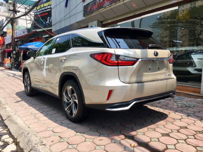 Cần bán xe Lexus RX 350L đời 2018, màu vàng cát, nội thất kem xe nhập Mỹ LH: 0982.842838