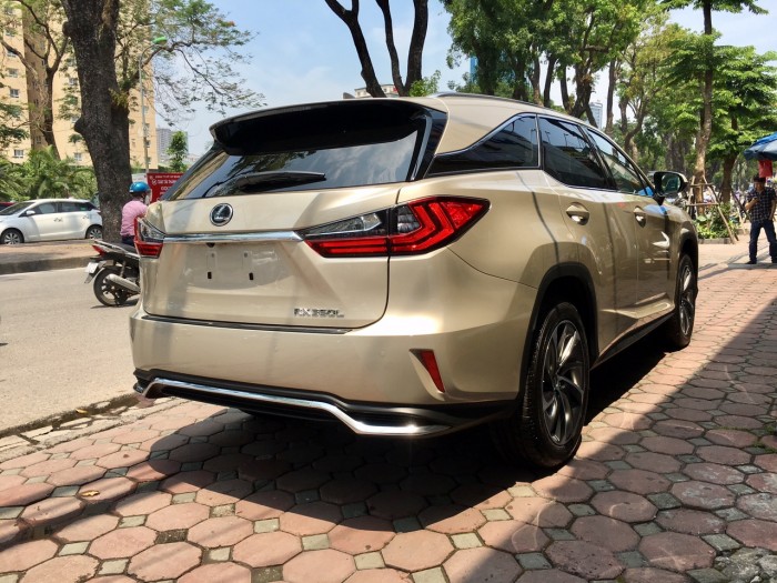 Cần bán xe Lexus RX 350L đời 2018, màu vàng cát, nội thất kem xe nhập Mỹ LH: 0982.842838