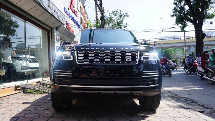 ⛔⛔⛔ Cần bán LandRover Range Rover Autobio LWB 5.0 2018, màu trắng, xe nhập. LH 0982.842838