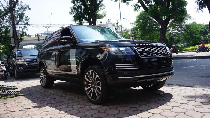 ⛔⛔⛔ Cần bán LandRover Range Rover Autobio LWB 5.0 2018, màu trắng, xe nhập. LH 0982.842838