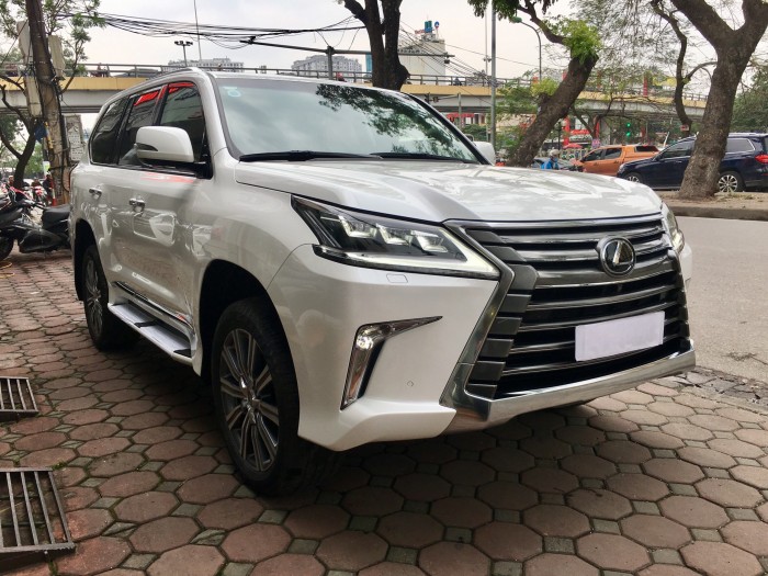 Bán ô tô Lexus LX 570 5.7 AT, sản xuất 2016, màu trắng, nhập khẩu Trung Đông, xe siêu lướt. LH: 0982.842838