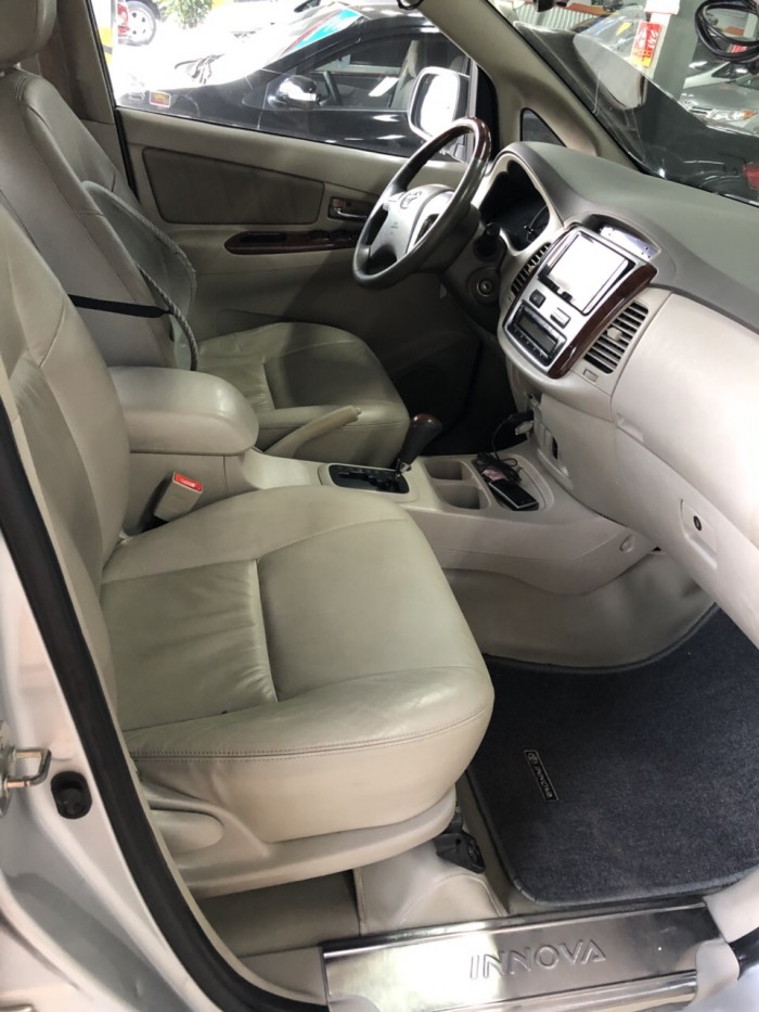 Bán xe cũ Innova V 2012 Tự động, giá ưu đãi 30 triệu