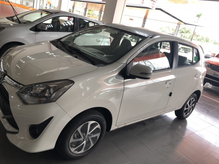 Toyota wigo 1.2 số tự động màu trắng giao ngay