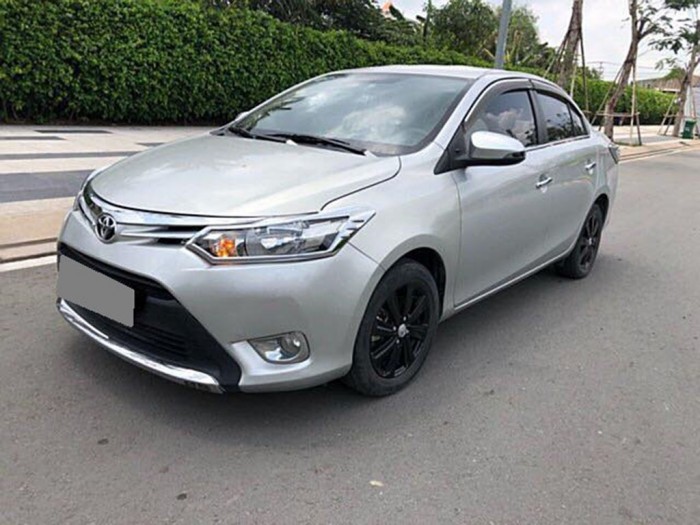 Bán nhanh Vios Bạc 2017 số sàn máy mới xe đẹp hết chỗ nói.