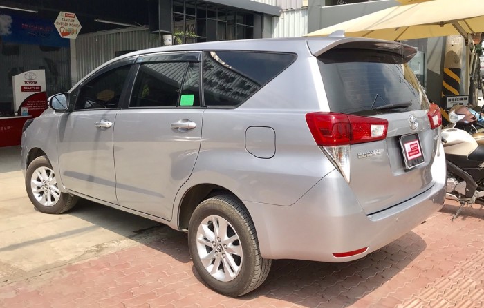 Bán xe siêu lướt Innova 2018 Số sàn, giá siêu tốt giảm nhiều