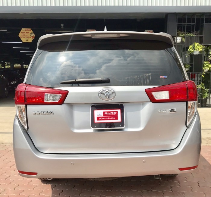 Bán xe siêu lướt Innova 2018 Số sàn, giá siêu tốt giảm nhiều