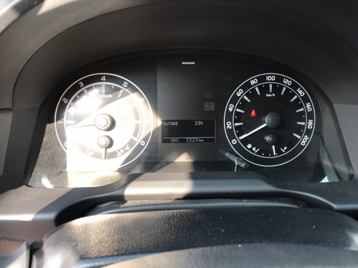 Bán xe siêu lướt Innova 2018 Số sàn, giá siêu tốt giảm nhiều