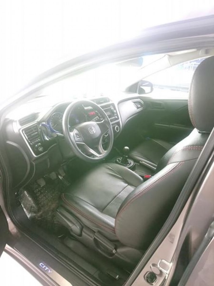 Cần bán gấp xe Honda City 2016 số sàn. Xe màu nâu cafe