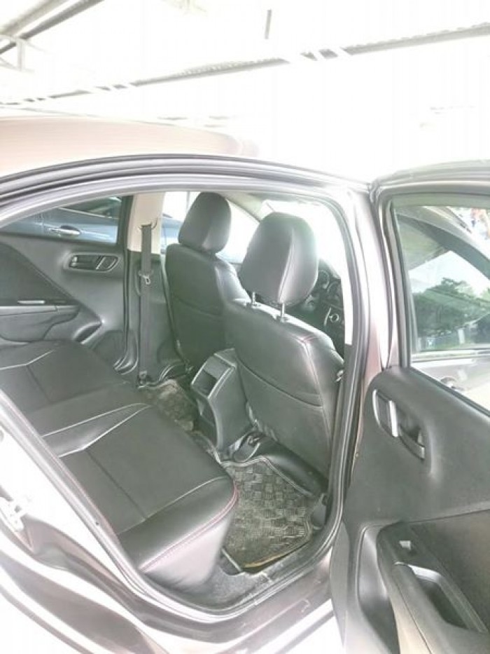 Cần bán gấp xe Honda City 2016 số sàn. Xe màu nâu cafe