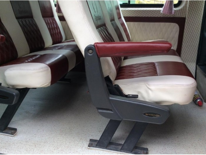 Gia đình đổi xe bán Mer Sprinter 2012 dầu số tay chạy rất tiết kiêm.
