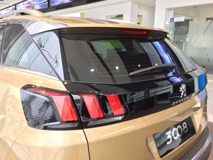 Giá xe SUV 5 chỗ Peugeot 3008 - Pháp - Giao liền - Khuyến mãi hấp dẫn chỉ Duy nhất tháng này