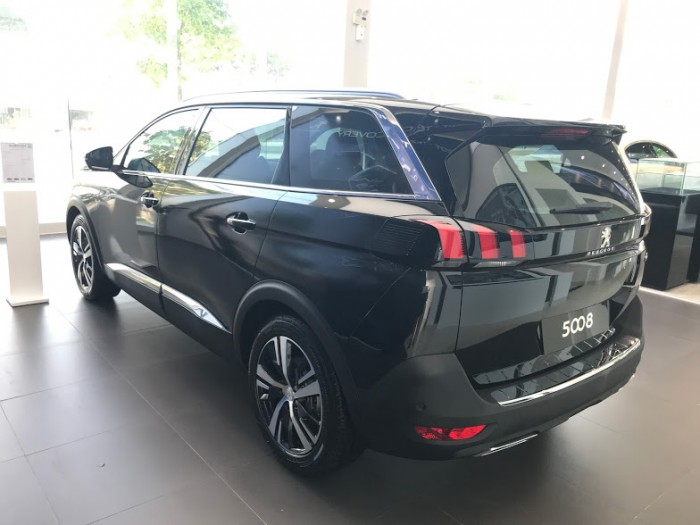 xe 7 chỗ giao liền Peugeot 5008 - xe sang Pháp - KM hấp dẫn bất ngờ - đủ màu - có xe giao liền