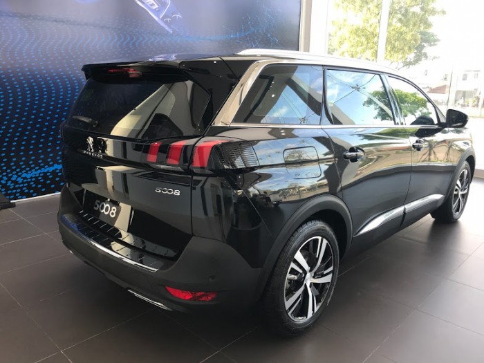 xe 7 chỗ giao liền Peugeot 5008 - xe sang Pháp - KM hấp dẫn bất ngờ - đủ màu - có xe giao liền