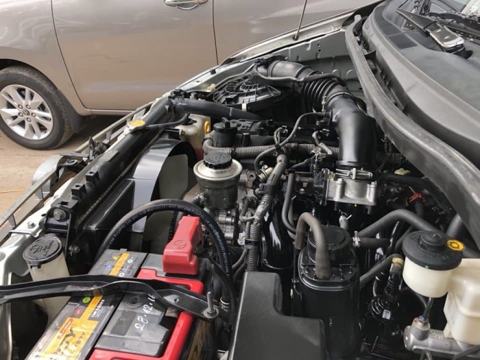 Cần bán gấp Toyota Innova 2015 màu bạc,xe gđ đi rất kĩ