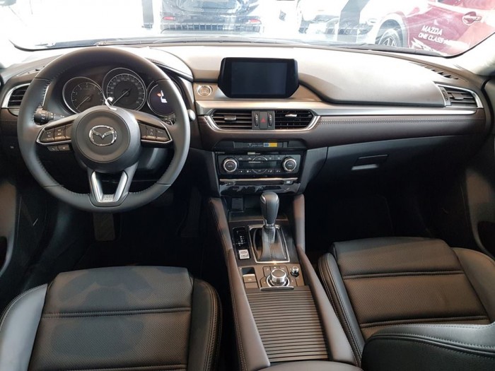 Mazda 6 (Trắng 25D1) - Đủ Màu Giao Ngay - LH Hotline Nhận Giá Tốt Nhất