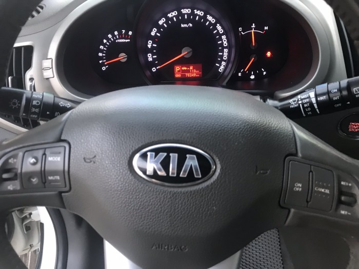 Bán Kia Sportage 2.0AT màu trắng số tự động nhập Hàn Quốc 2012 gốc Sài Gòn 5 chỗ gầm cao