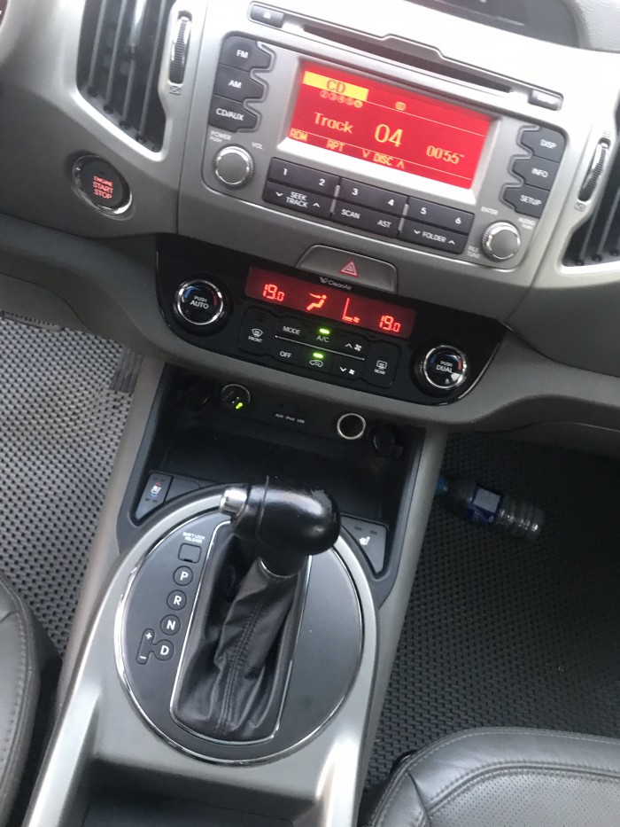 Bán Kia Sportage 2.0AT màu trắng số tự động nhập Hàn Quốc 2012 gốc Sài Gòn 5 chỗ gầm cao