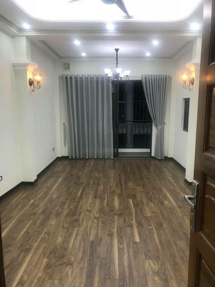 Bán gấp nhà Dương Văn Bé, 40/50m x 5 tầng