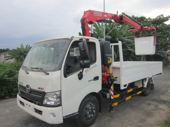 Xe tải Hino XZU720L gắn cẩu Unic V290 3 tấn