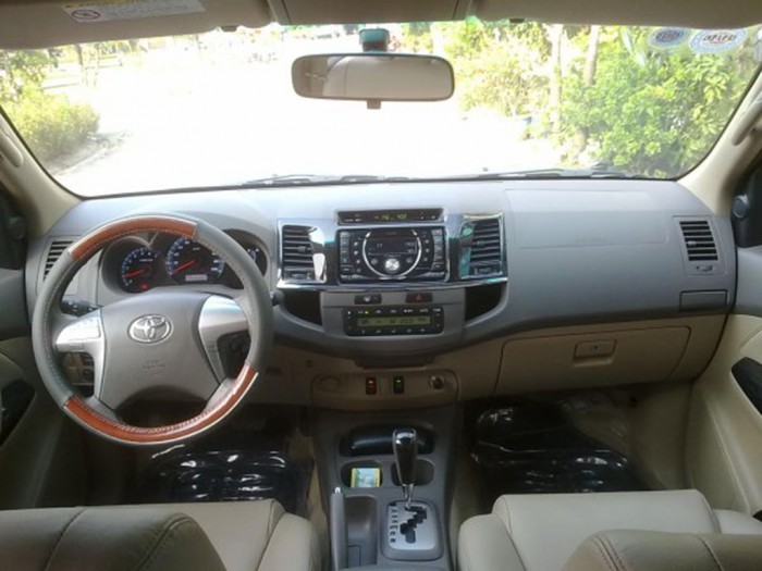 Bán nhanh Fortuner Bạc 2013 xăng tự động xe đẹp nguyên thủy